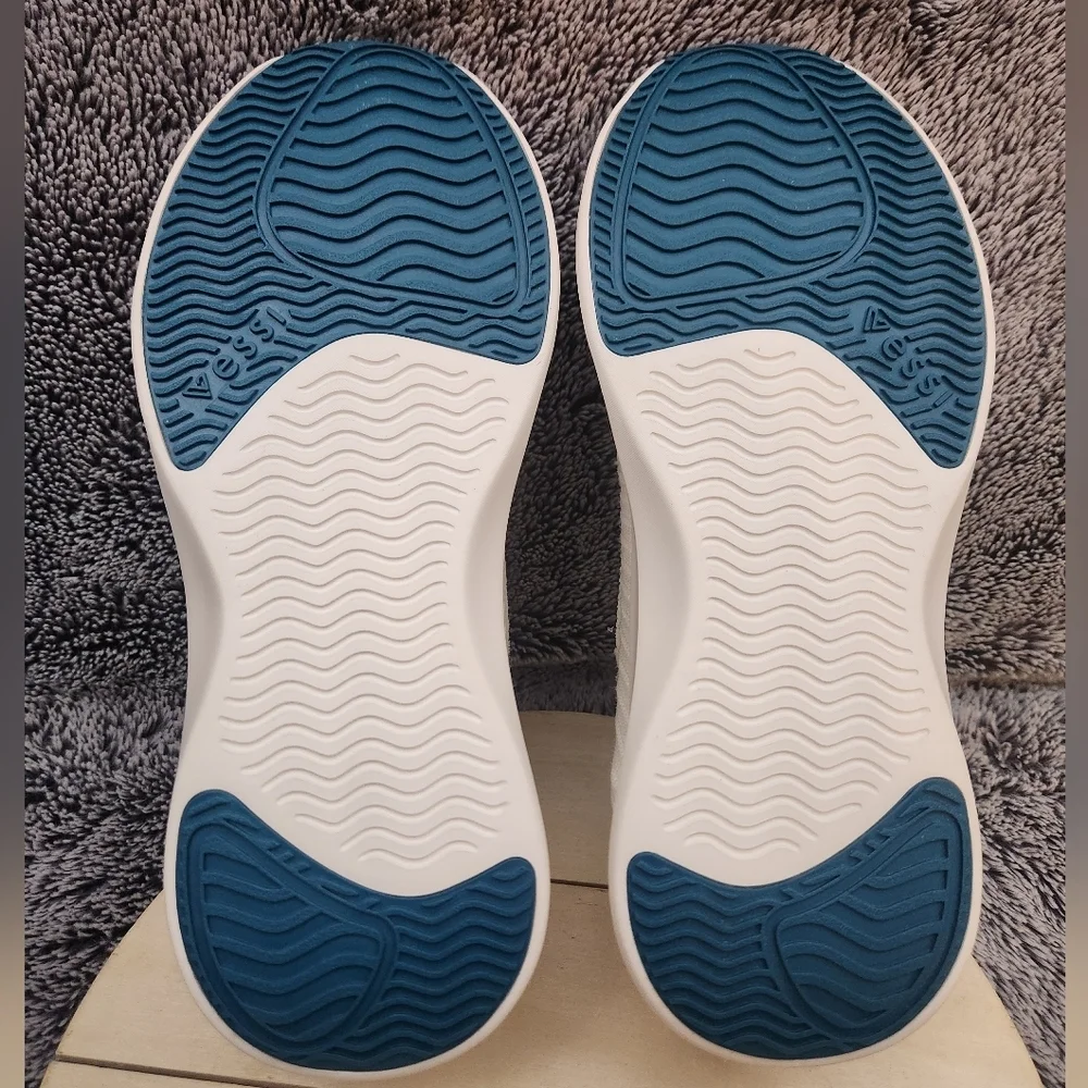 Vessi Everyday Move Sneaker Polar White Men’s Size 9 Waterproof - Picture 8 of 9